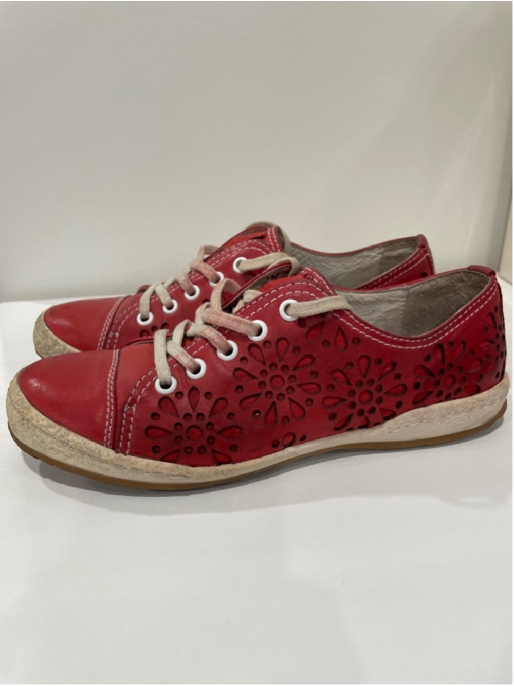 Josef Seibel Red Leather Retro Comfort Sneaker 36 US 5.5 Artsy Flowers Twee